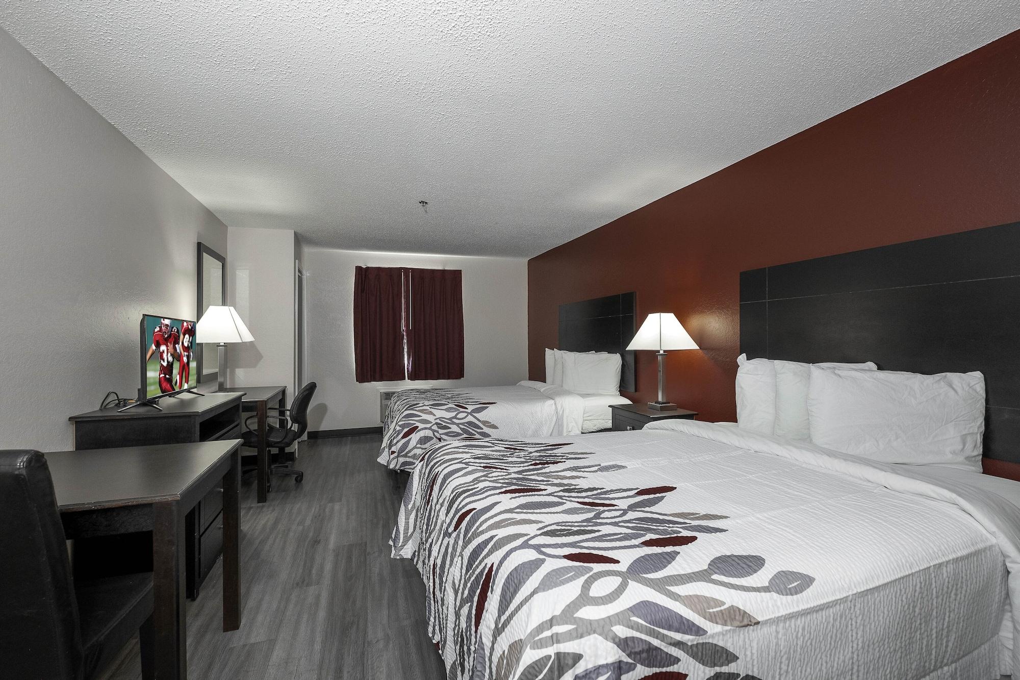 Red Roof Inn & Suites Pensacola-Nas Corry Beach Haven Bagian luar foto