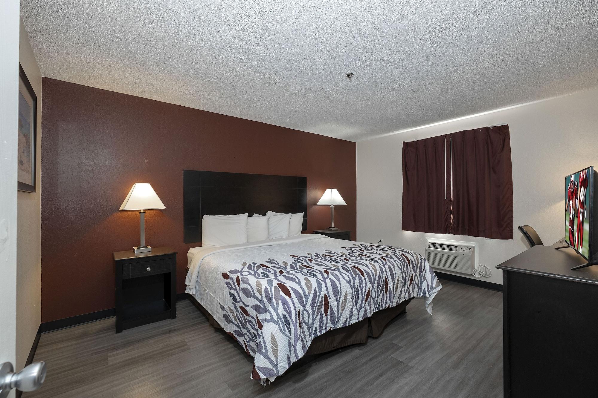 Red Roof Inn & Suites Pensacola-Nas Corry Beach Haven Bagian luar foto