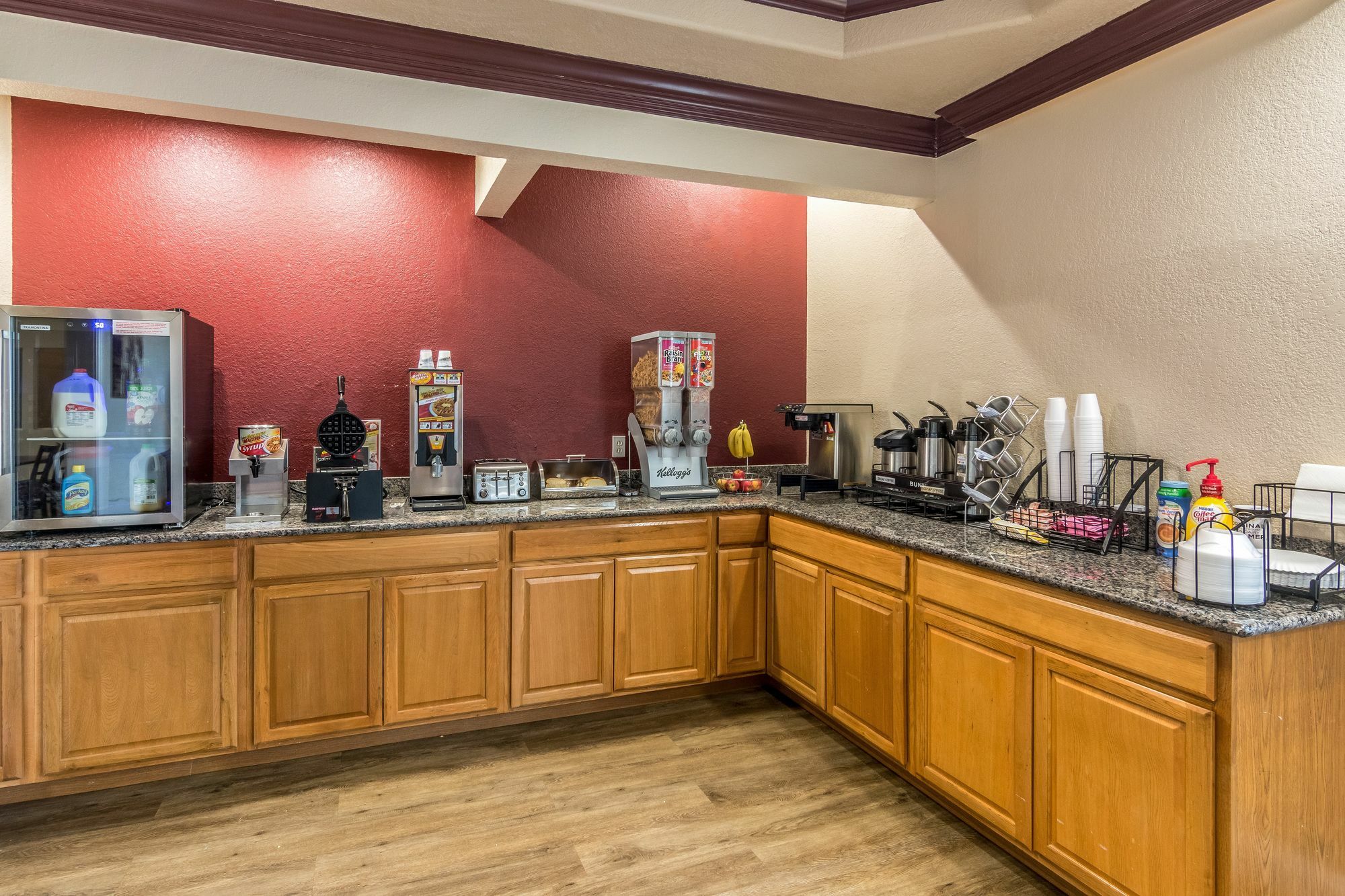 Red Roof Inn & Suites Pensacola-Nas Corry Beach Haven Bagian luar foto